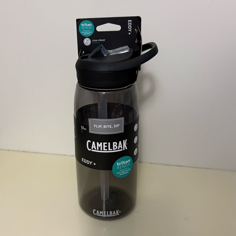 NWT CamelBak eddy+ 32oz Tritan Renew Water Bottle, Gray